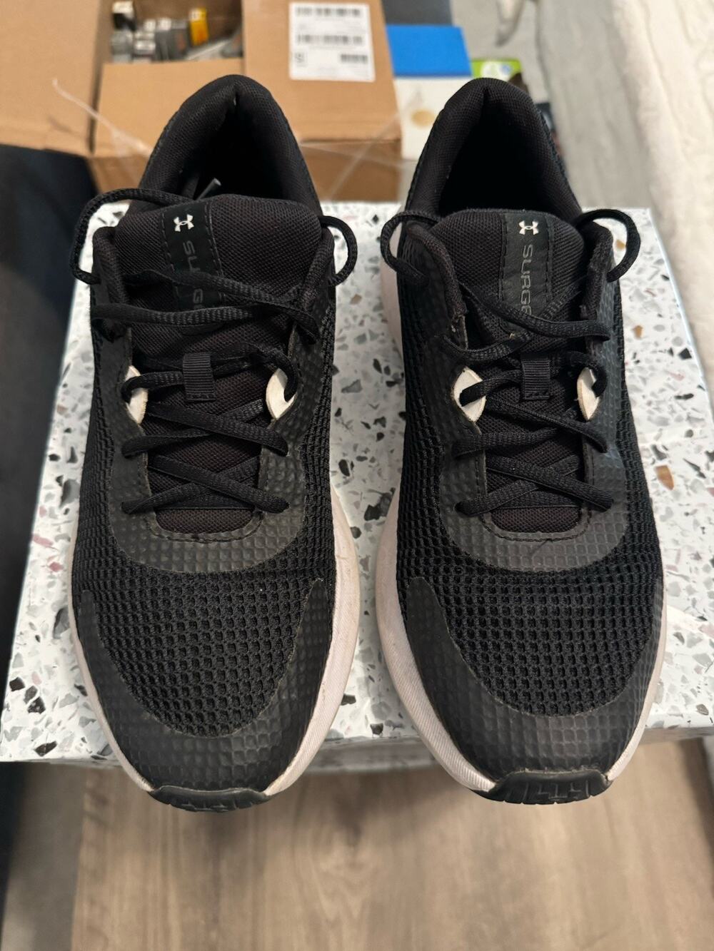 Under Armour Surge 2 Men’s Running Shoes Size 9.5 Black White 3024883-001